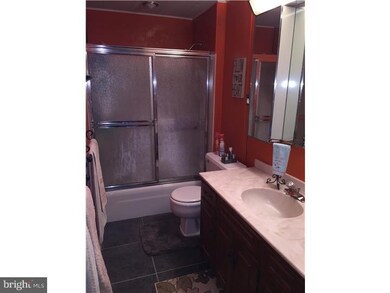 2407 Noble St, Reading, PA 19609 - photo 7