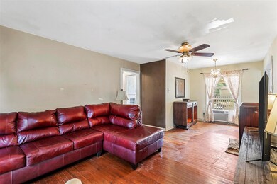 1006 Tamara Ln, Grand Prairie, TX 75051 - photo 3