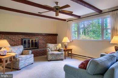 105 Waterford Cir, Wallingford, PA 19086 - photo 2