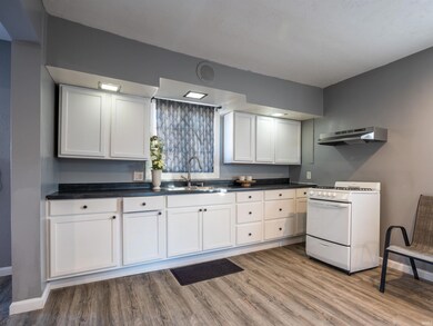 1121 Maple Row, Elkhart, IN 46514 - photo 7