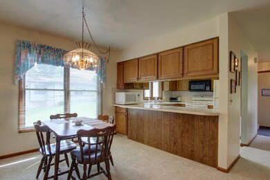 2242 Mapleton St NE unit 114, Grand Rapids, MI 49505 - photo 6