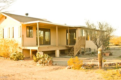 EXTERIOR 4