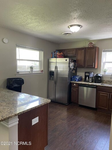 425 Palmetto Ct, Jacksonville, NC 28546 - photo 5