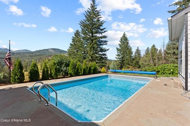 Inside-Spokane-Constitution Ln-42