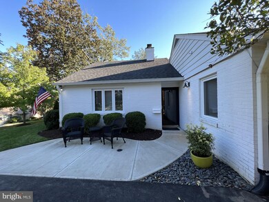 304 Skyhill Rd, Alexandria, VA 22314 - photo 3