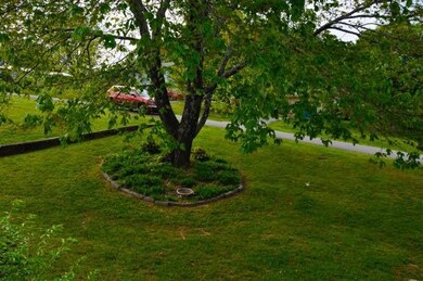 512 Randall Dr2