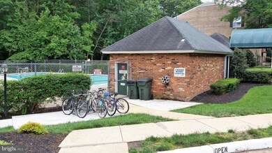 3860 Lyndhurst Dr unit 203, Fairfax, VA 22031 - photo 3