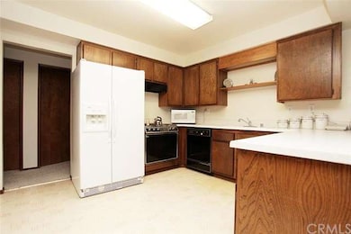 9928 1/4 Cedar St, Bellflower, CA 90706 - photo 5