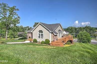 517 W Glade St DOM-4