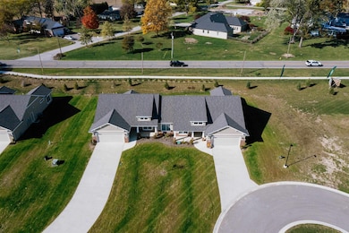 3215 W Bartlett Dr, Fort Wayne, IN 46815 - photo 2