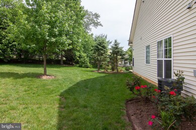 7405 Heartleaf Cir, Laurel, MD 20707 - photo 5