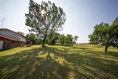 7102 W Combs Dr, Cushing, OK 74023 - photo 3