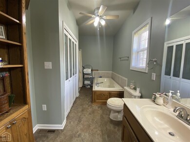 201 S Center Hill Rd, Paragould, AR 72450 - photo 5