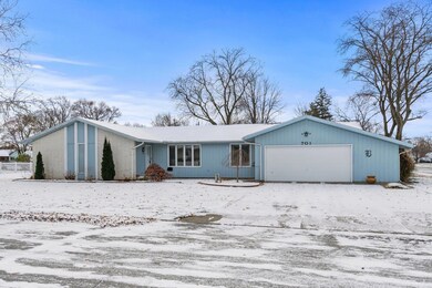 701 E 3rd St, Auburn, IN 46706 - photo 3