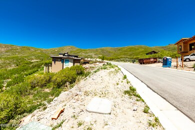 2_Land_high_3692376
