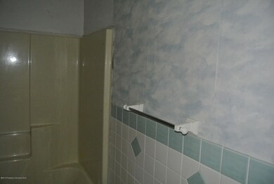 400 Lincoln St, Taylor, PA 18517 - photo 7