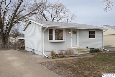 1125 Furnas Ave, Lincoln, NE 68521 - photo 2