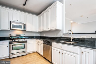 13065 Marcey Creek Rd, Herndon, VA 20171 - photo 6