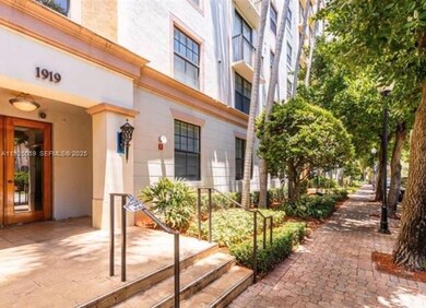 Regent Park At Young Circle unit 212A, Hollywood, FL 33020 - photo 3