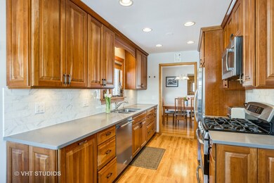 760 S Berkley Ave, Elmhurst, IL 60126 - photo 7