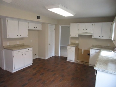 1423 S Beech St, Picayune, MS 39466 - photo 4