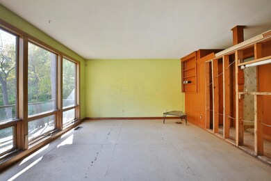 5926 Beechview Dr E, Worthington, OH 43085 - photo 7