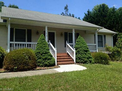 1918 Harvell St, Asheboro, NC 27205 - photo 2