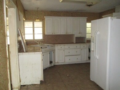 600 Chester Ave N unit 1, Douglas, GA 31533 - photo 4