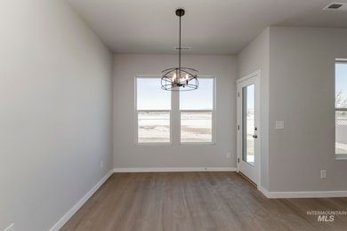 896 Strike Eagle St, Mountain Home, ID 83647 - photo 6