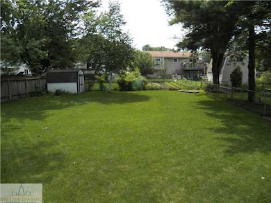 6032 Chesapeake Dr, Lansing, MI 48911 - photo 3