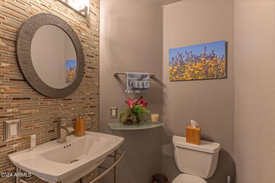 0005-Powder Room