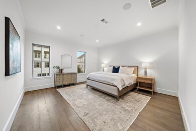 402 Egerton Crescent Dr, Houston, TX 77024 - photo 4