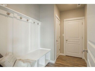 5222 Squirrel St, Springfield, OR 97478 - photo 3