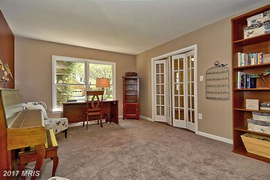 109 Connemara Dr, Sterling, VA 20164 - photo 5