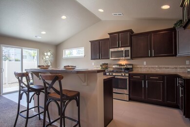 Edgewood - Open Kitchen