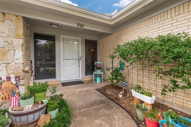 940 Charleston Dr, Bedford, TX 76022 - photo 3