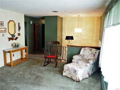 2423 5th St, Whitehall, PA 18052 - photo 2