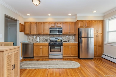 235 N Middletown Rd unit E, Pearl River, NY 10965 - photo 3