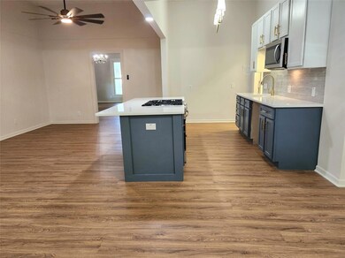 411 W Maple St, Whitewright, TX 75491 - photo 7