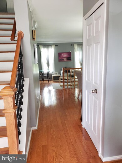 7116 Old Sandy Spring Rd, Laurel, MD 20707 - photo 3