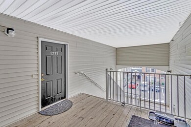 1233 Dogwood Ct unit 1233, New Brunswick, NJ 08901 - photo 3