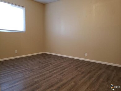 590 El Centro Ave unit 3 4 5, El Centro, CA 92243 - photo 7