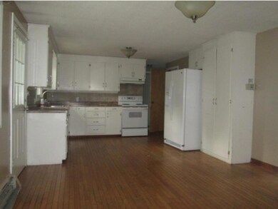 738 Eley Ln, Pembroke, NH 03275 - photo 5