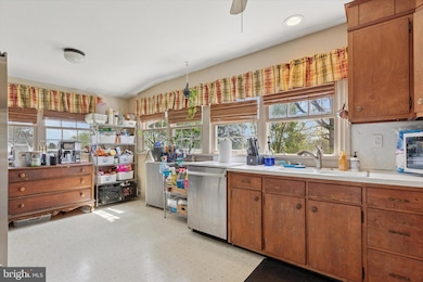 519 Elm St, Pottstown, PA 19464 - photo 7