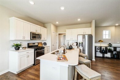 8008 NW 95th Cir, Johnston, IA 50131 - photo 6