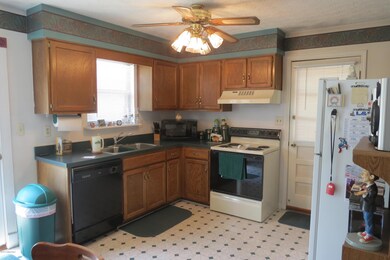 6802 Beackstone Ct, Louisville, KY 40228 - photo 6