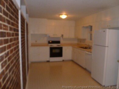 927 Stoneykirk Dr, Fayetteville, NC 28314 - photo 4