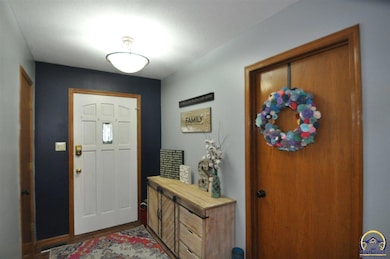 3819 SW Arvonia Place, Topeka, KS 66610 - photo 3