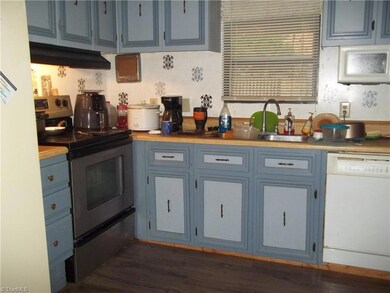 1204 Muriel Ln, Asheboro, NC 27205 - photo 5