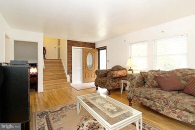 5426 Amberwood Ln, Rockville, MD 20853 - photo 6